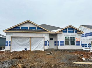 659 Saint Andrews Dr, Kingsport, TN 37664