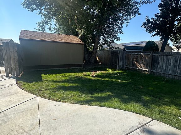 3rd image of 3566 E Eisenhower Dr
