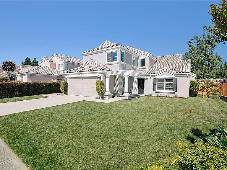 16940 Pine Way — Photo 1