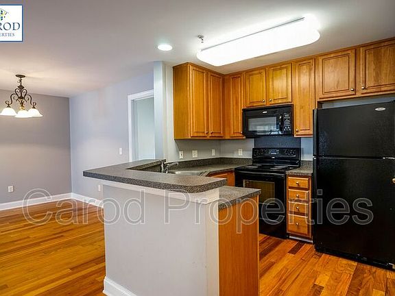 3rd image of 6351 Park Creek Dr #6