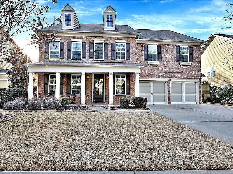 1st image of 821 Richmond Cir