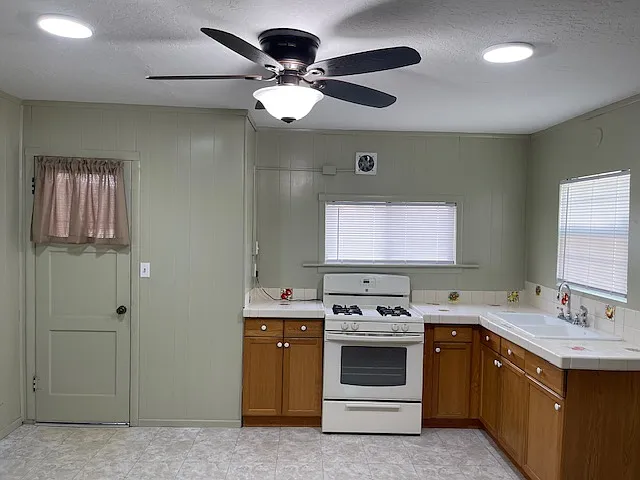 McCurdy Dr — Photo 14