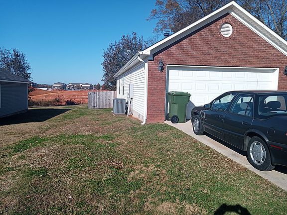 2nd image of 5970 Vinemont Dr NW