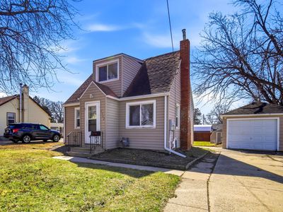2002 3rd Ave NE, Austin, MN, 55912