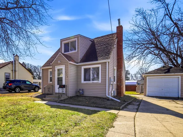 2002 3rd Ave NE, Austin, MN 55912