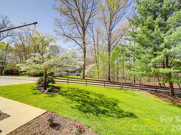 4th image of 24 Oakwood Rd