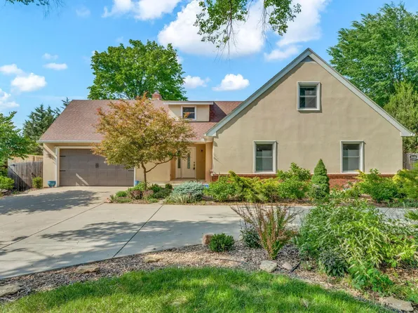 3644 SW 15th St, Topeka, KS 66604