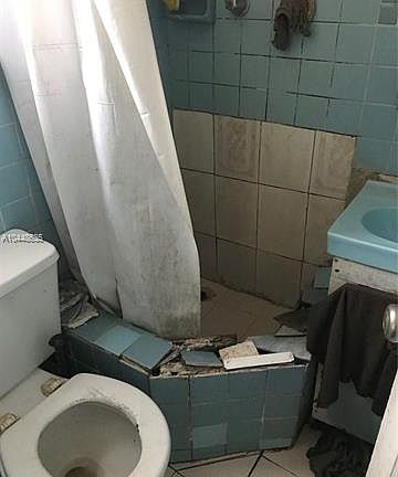 3rd image of 556 NE 74th St