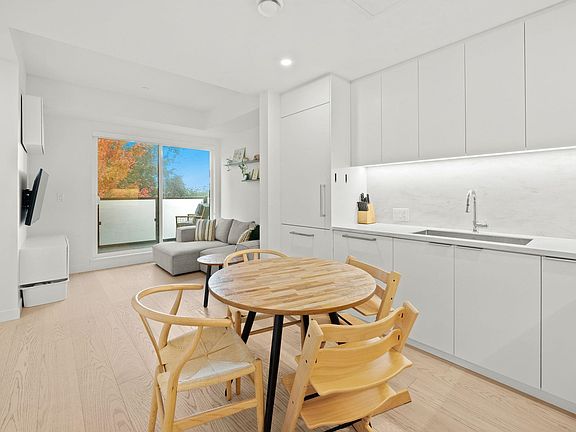 3rd image of 650 E 2nd St #107
