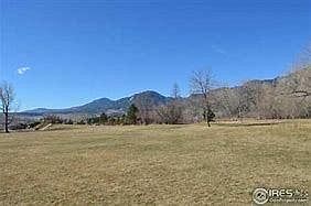 Walk to trail heads and open space!