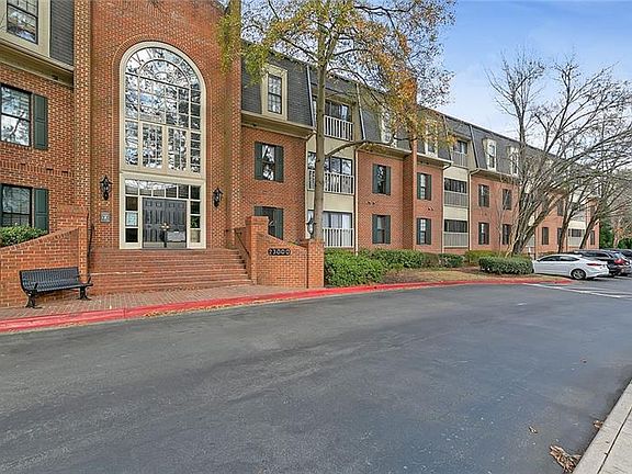 4th image of 23112 Plantation Dr NE