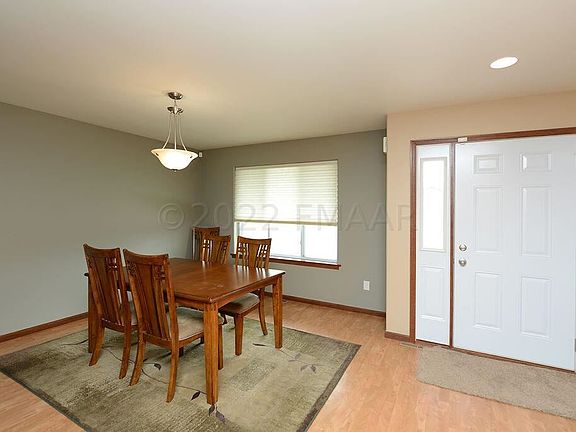3rd image of 3106 Foxtail Dr E