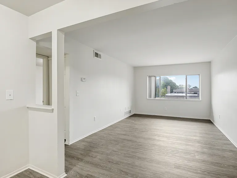 Maple Grove Apartments — Photo 4