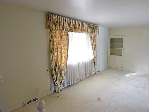 4th image of 3115 Goleta Ave