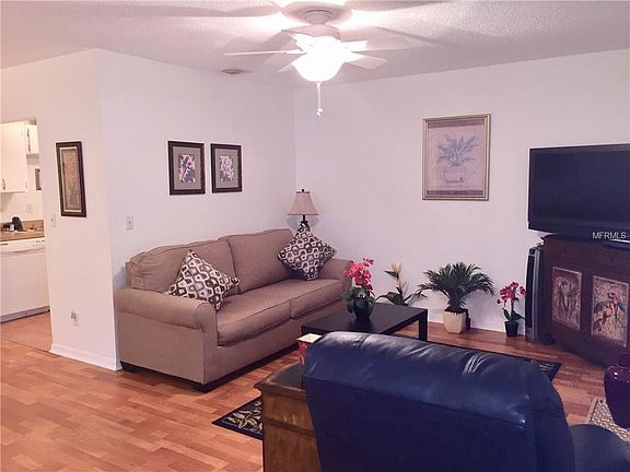3rd image of 401 De Grasse Pl APT 20