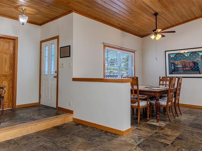 416 Sunset Dr — Photo 9