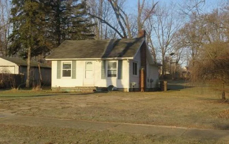 52 S Midland Dr photo 1