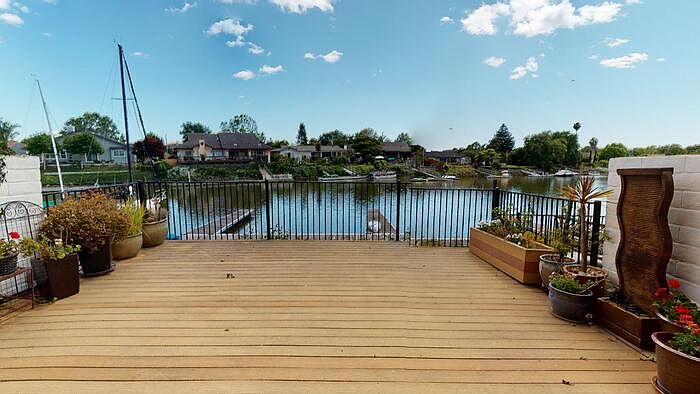 1st image of 845 Marina Dr