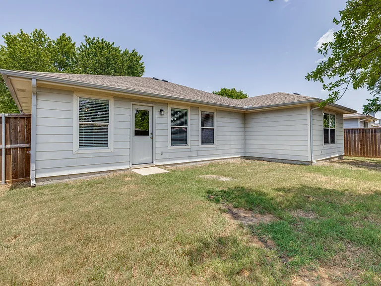 9709 Thomas Jefferson Dr — Photo 19