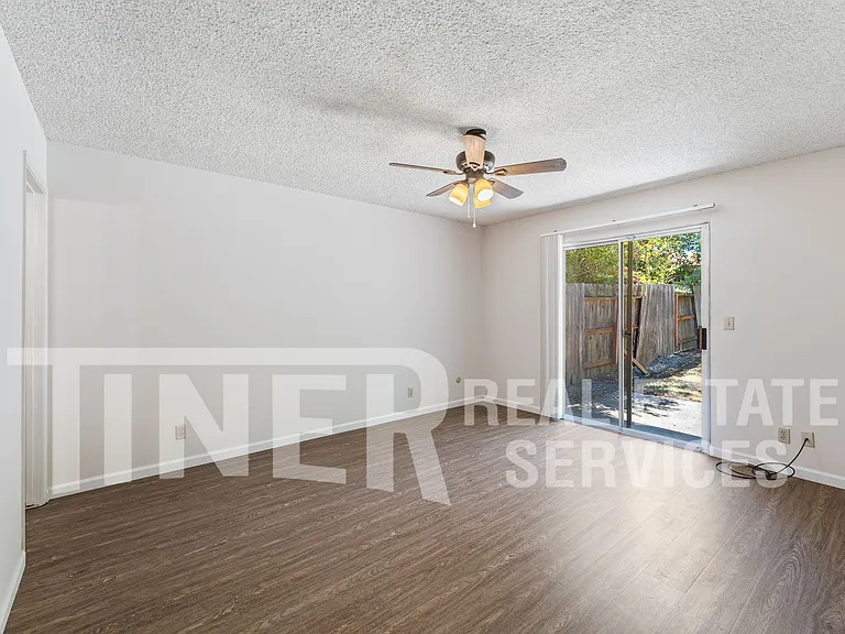 5535 E Knoll Dr — Photo 12