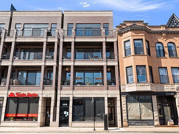 2nd image of 1426 W Irving Park Rd APT 3