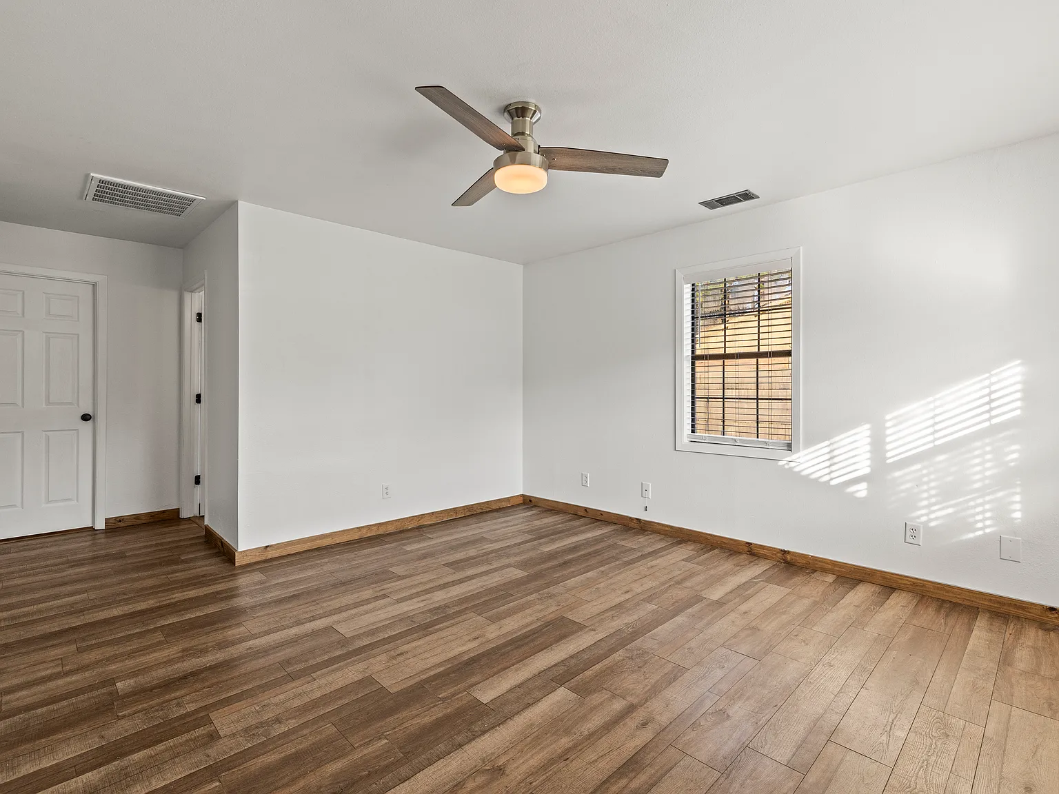506 Greenbay Ave — Photo 4