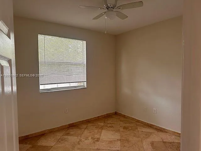 21733 Ingraham Ave — Photo 14