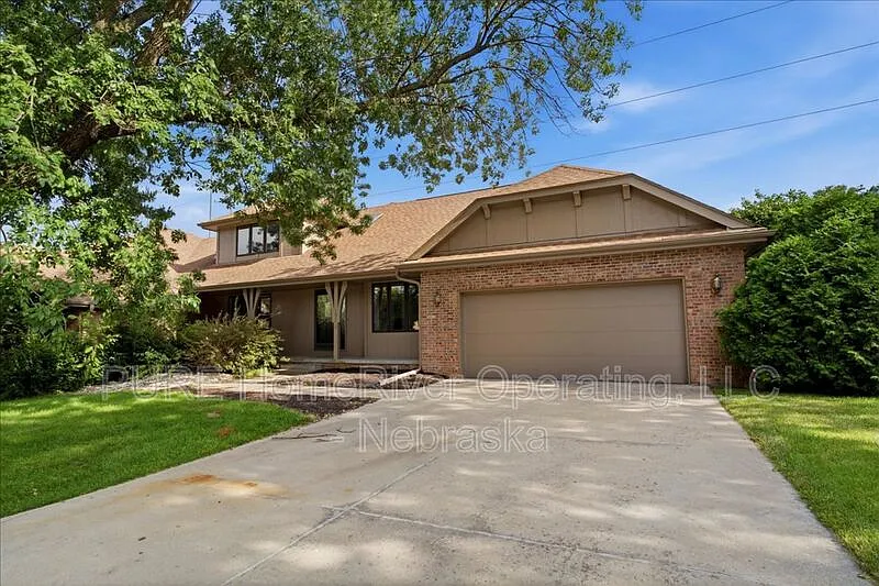 15527 Mason Cir