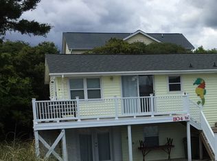 1104 Emerald Dr W, Emerald Isle, NC 28594