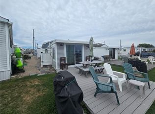 689 Succotash Rd, South Kingstown, RI 02879