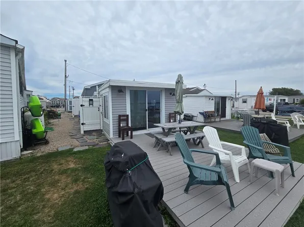 689 Succotash Rd, South Kingstown, RI 02879