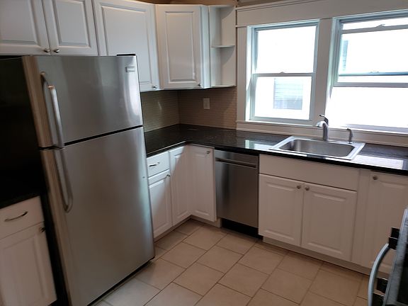 3rd image of 328 N Park Ave