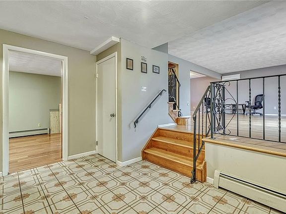 4th image of 1063 Larkston Dr