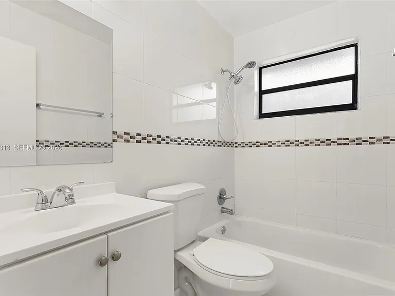 4120 SW 19th St #1 — Photo 14