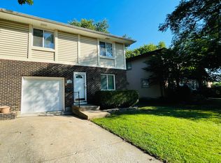 9746 Hadley Dr, Overland Park, KS 66212