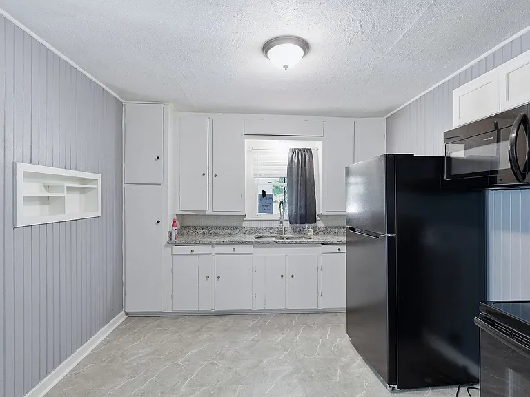 808 Mill St — Photo 9