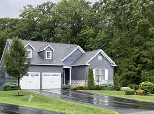 35 Linden Park Dr, Clifton Park, NY 12065