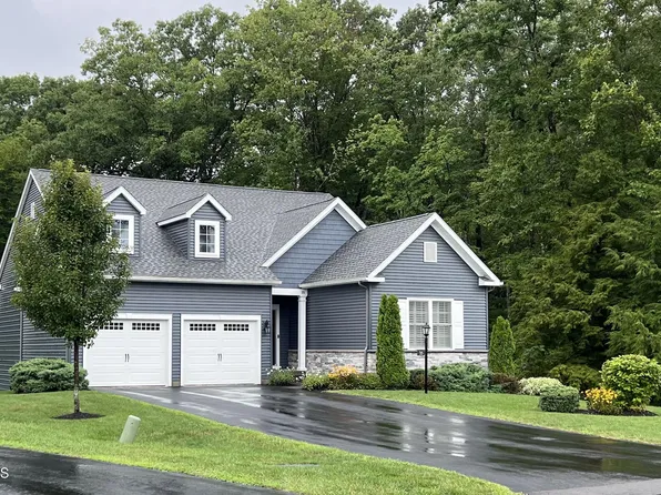 35 Linden Park Drive, Clifton Park, NY 12065