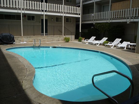 2nd image of 2401 Carlmont Dr APT 1