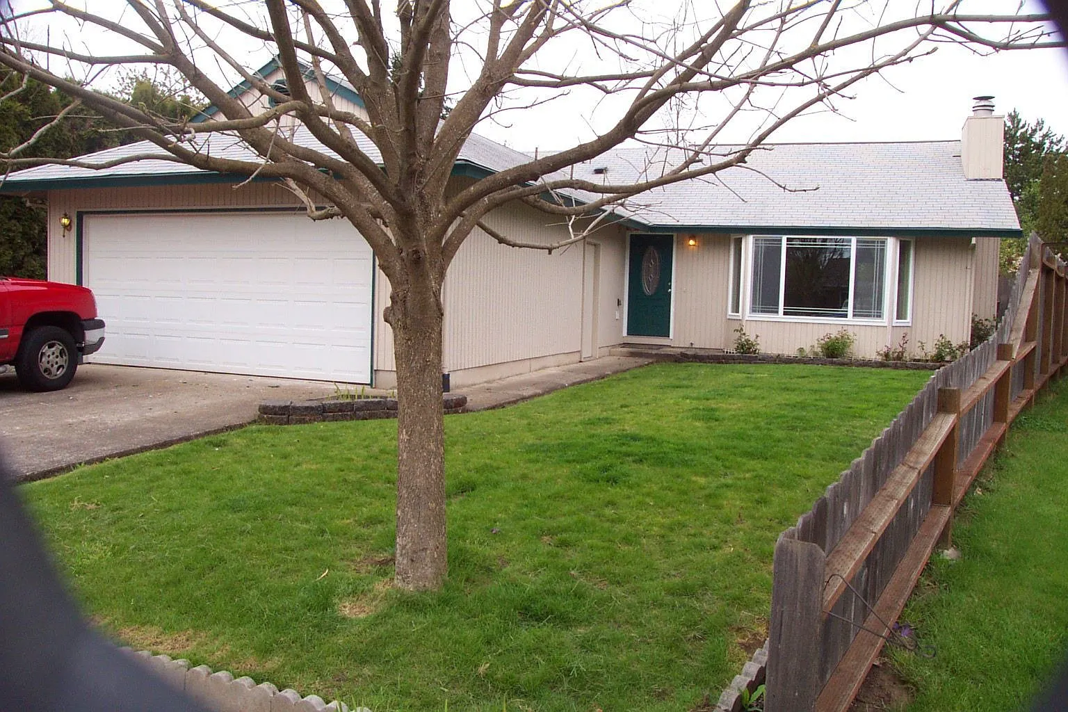 1537 Dola St photo 1