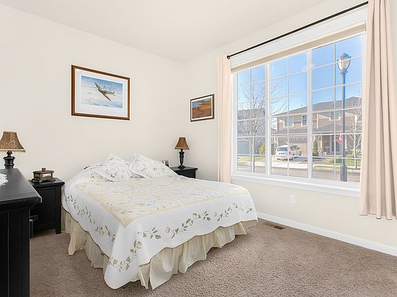 4th image of 3946 Amelia Ct NE