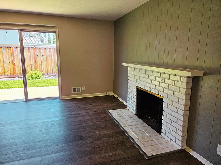 1108 Boynton Ave — Photo 8