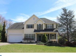 5 Tall Oaks Dr, Pottsville, PA 17901