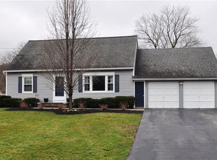 1941 Meadow Dr, Palmyra, NY 14522