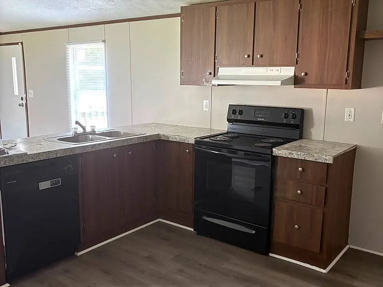 300 Pearl St #30 — Photo 3