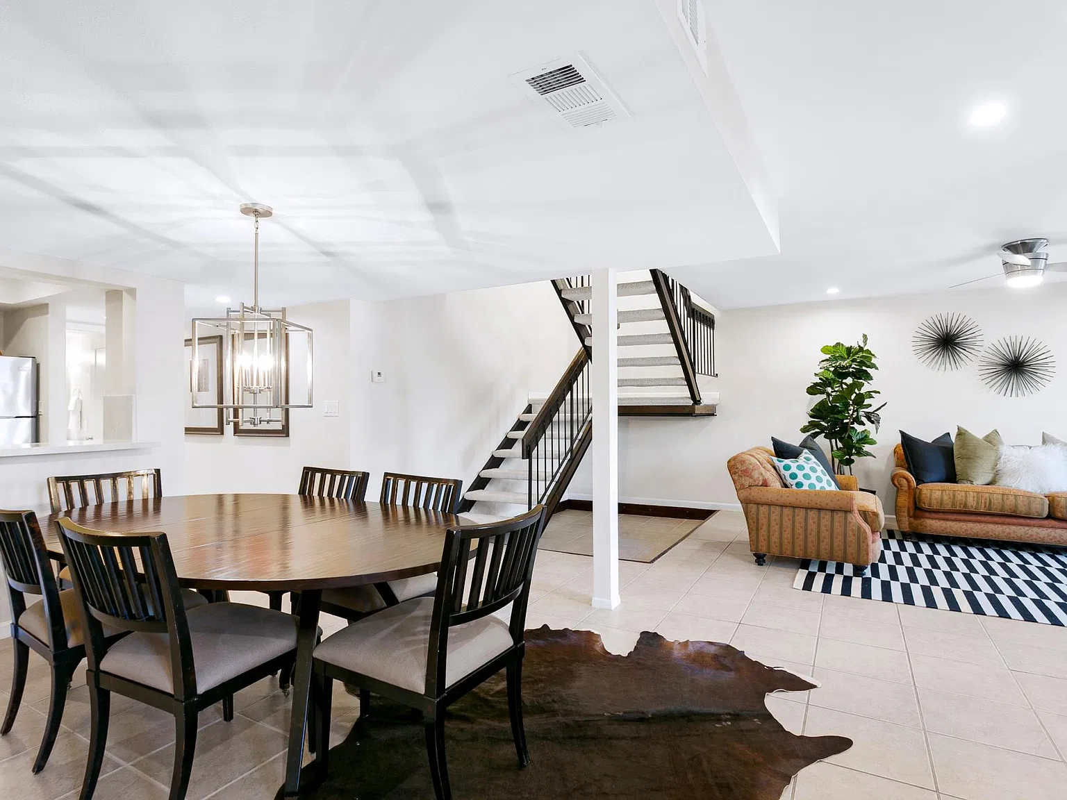 2 bed, 1.5 bath, 1229 sqft, $2,600 — Photo 2