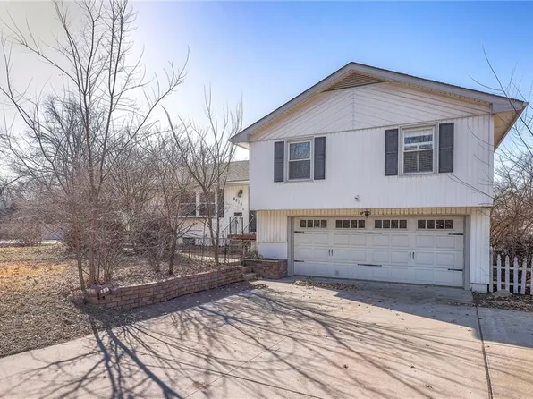 4015 E Red Bridge Rd, Kansas City, MO 64137