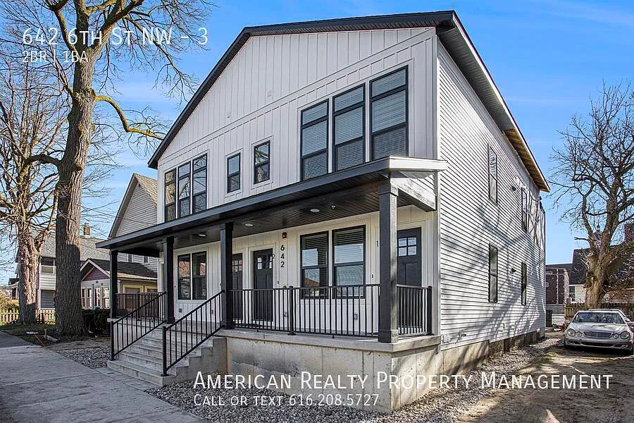 2 bed, 942 sqft, $1,900 — Photo 1