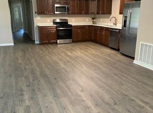 5680 Broadway St #14, Lancaster, NY 14086