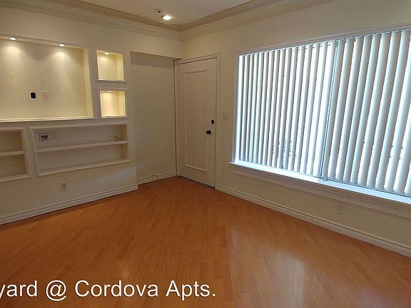 3rd image of 2054 Argyle Ave APT 207